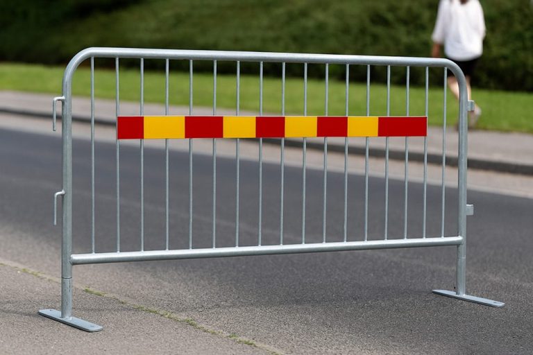 Kravallstaket - Ekonomiskt och säkert
