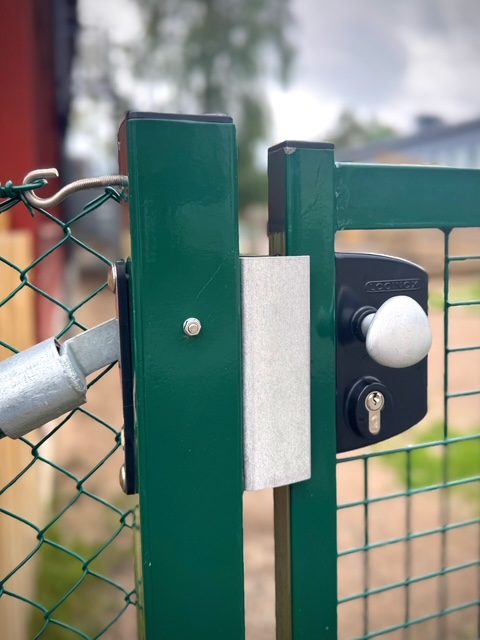 Förskolegrind - nätad grind